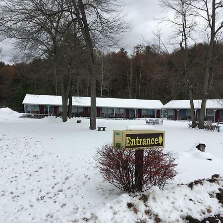 Warrensburg Inn & Suites - 6 Mi To Lake George Экстерьер фото